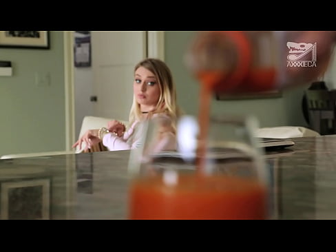 ❤️ گرم ڇوڪريءَ سان وڏي چوٽي ۽ تنگ بليءَ کي لوزر مان ڪڪڙ ملي ٿو، پر ڏاڍي سخت اسان وٽ٪ sd.porn-mz.ru٪؛ ❌️